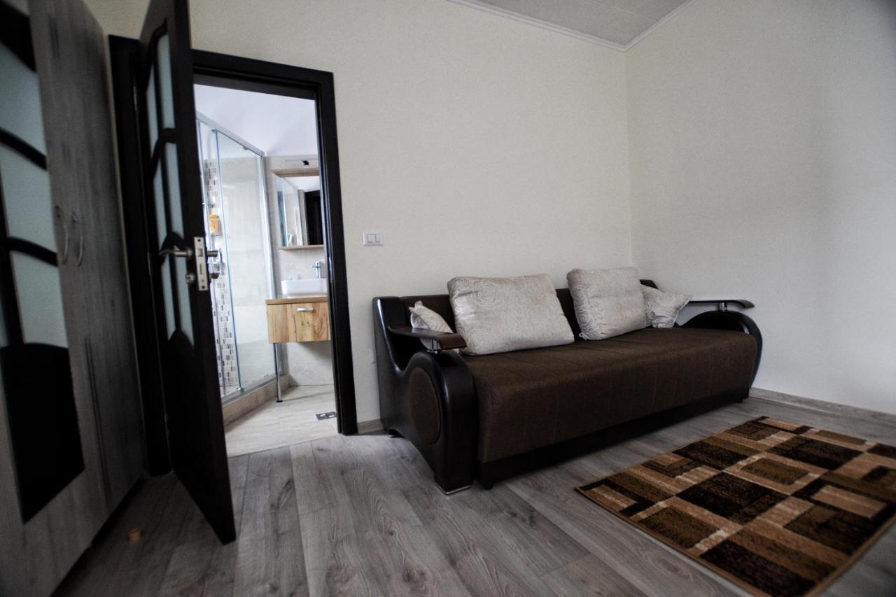 Flori'S Apartment Брашов Екстер'єр фото