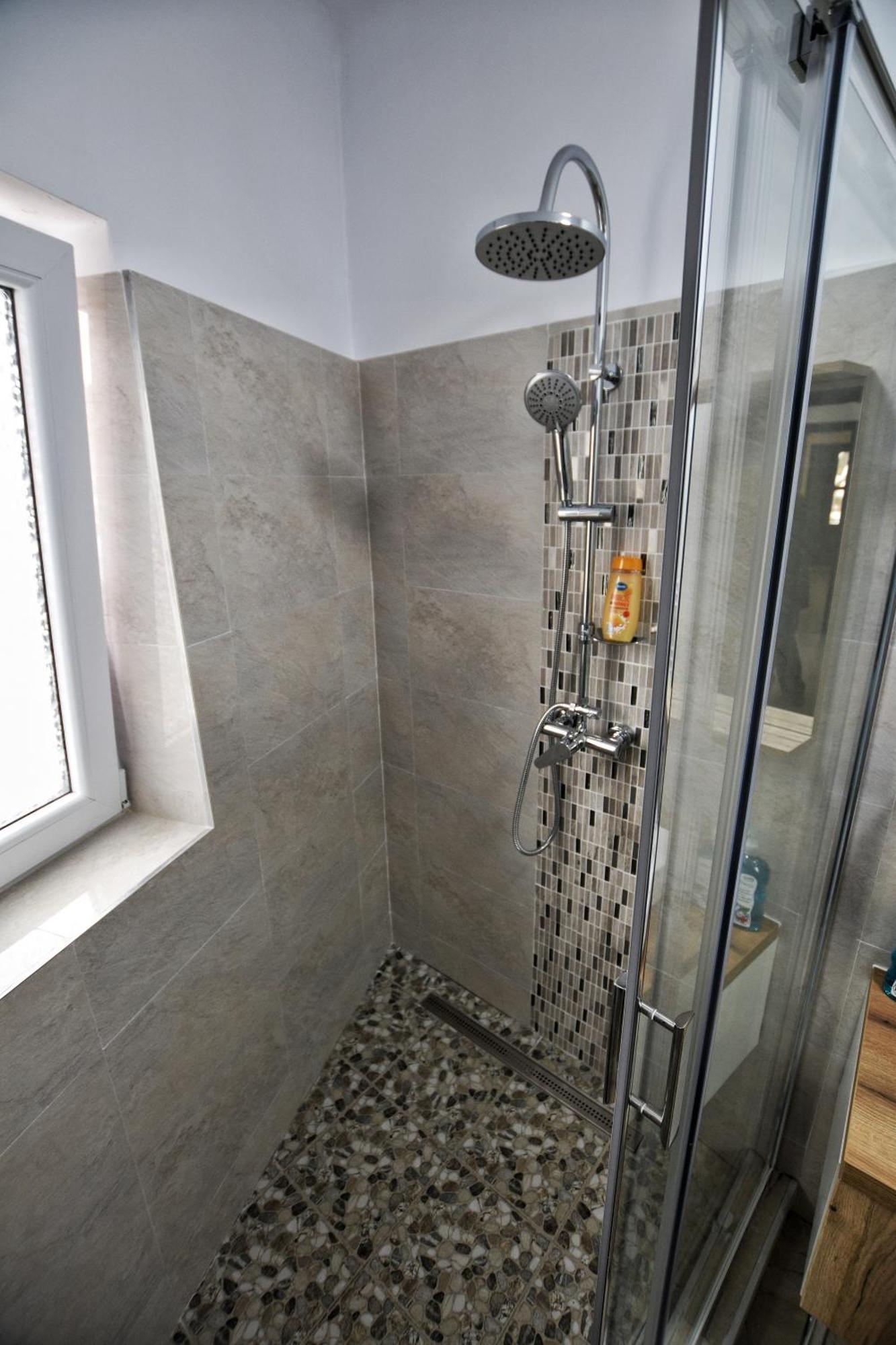 Flori'S Apartment Брашов Екстер'єр фото